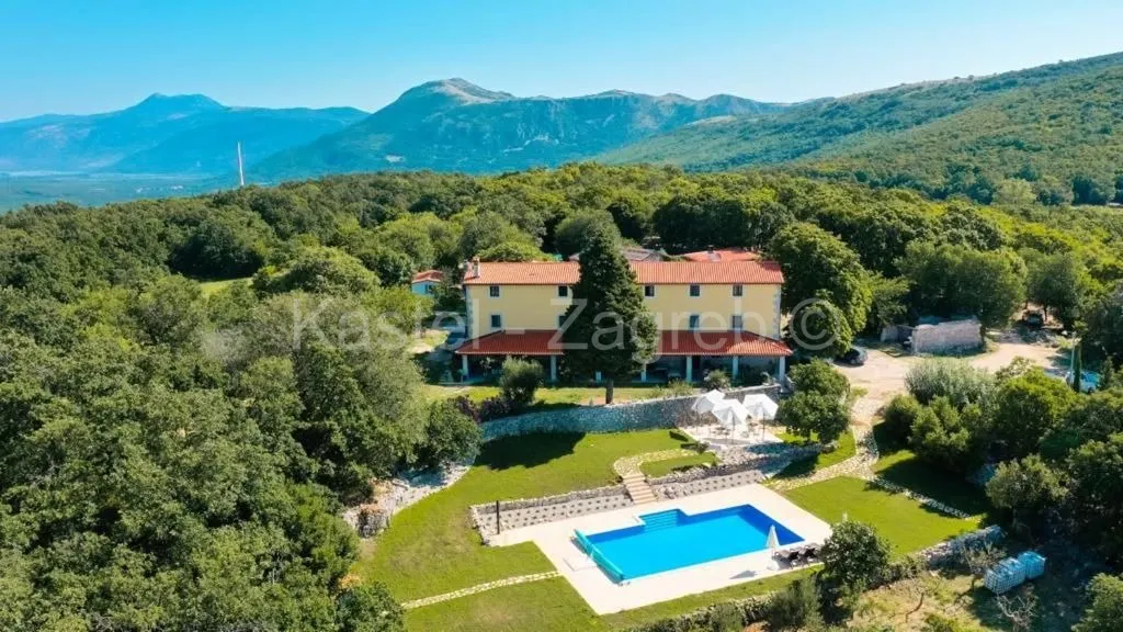 Poslovni Prostor - Labin, 610m2