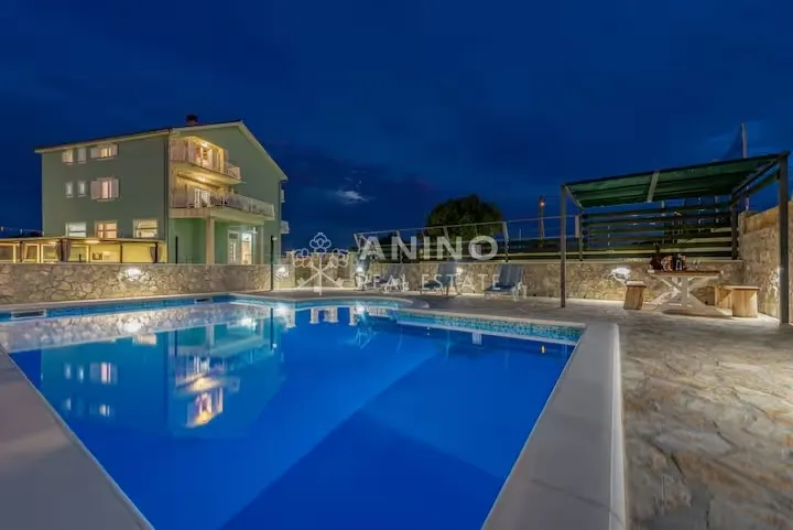 House - Benkovac, 450m2