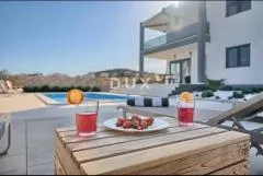 Kuća - Vodice, 290m2