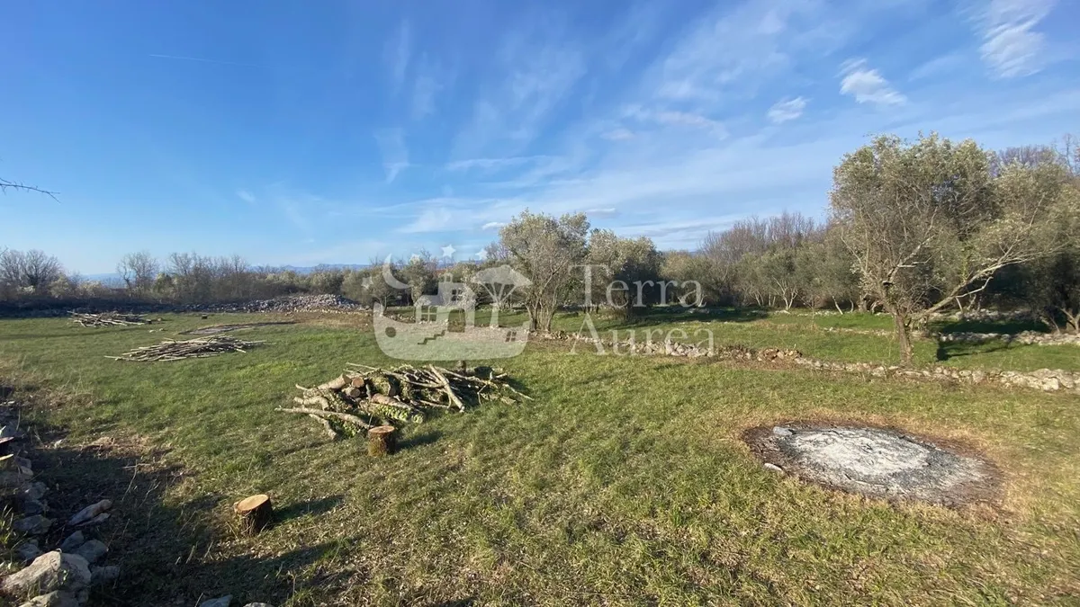 Zemljište - Dobrinj, 840m2