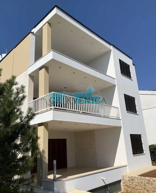 Kuća - Krk, 450m2