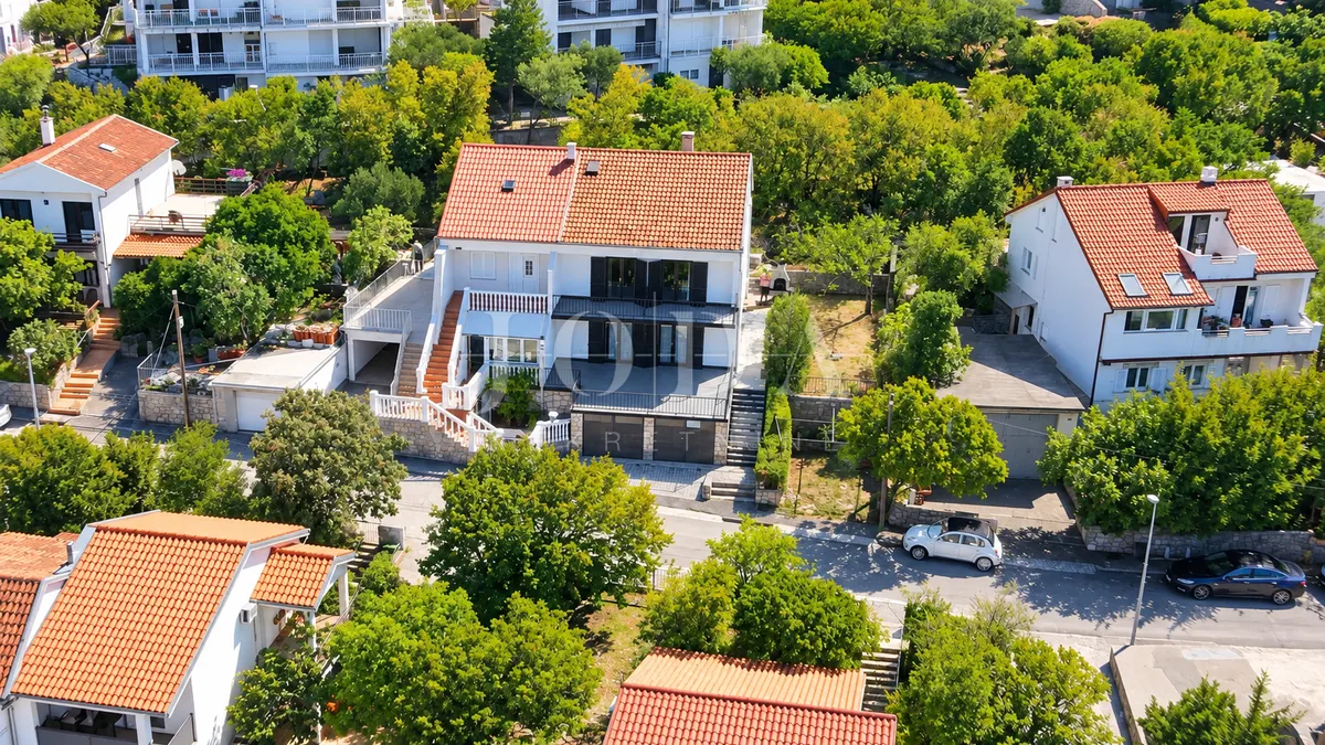 Kuća - Novi Vinodolski, 200m2
