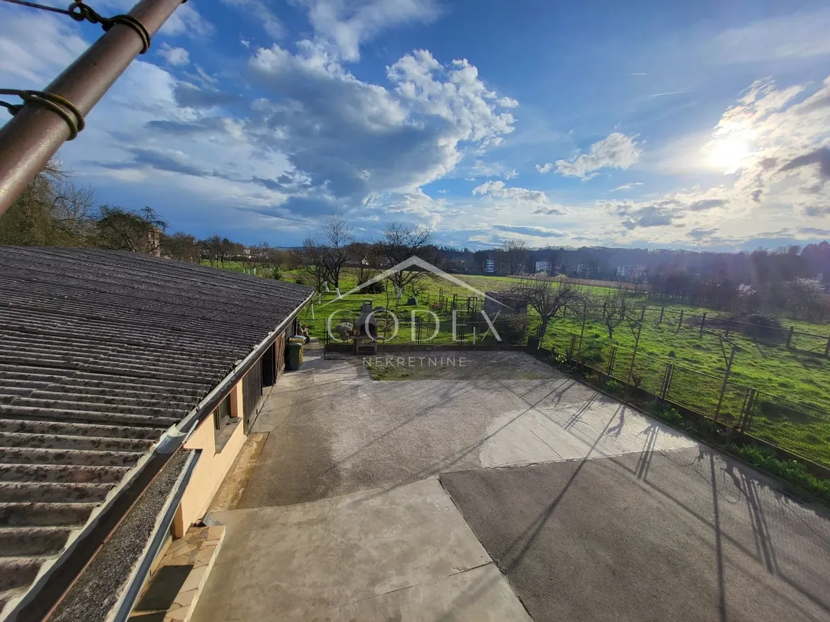 Kuća - Karlovac, 250m2