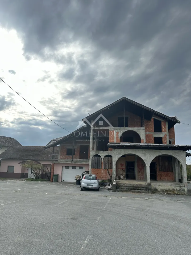 Kuća - Petrinja, 300m2