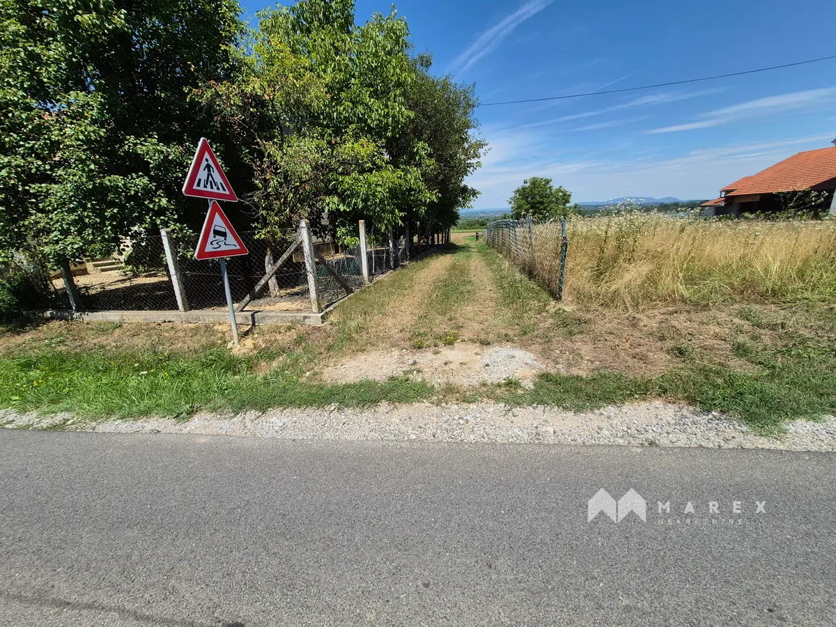 Zemljište - Oroslavje, 1331m2