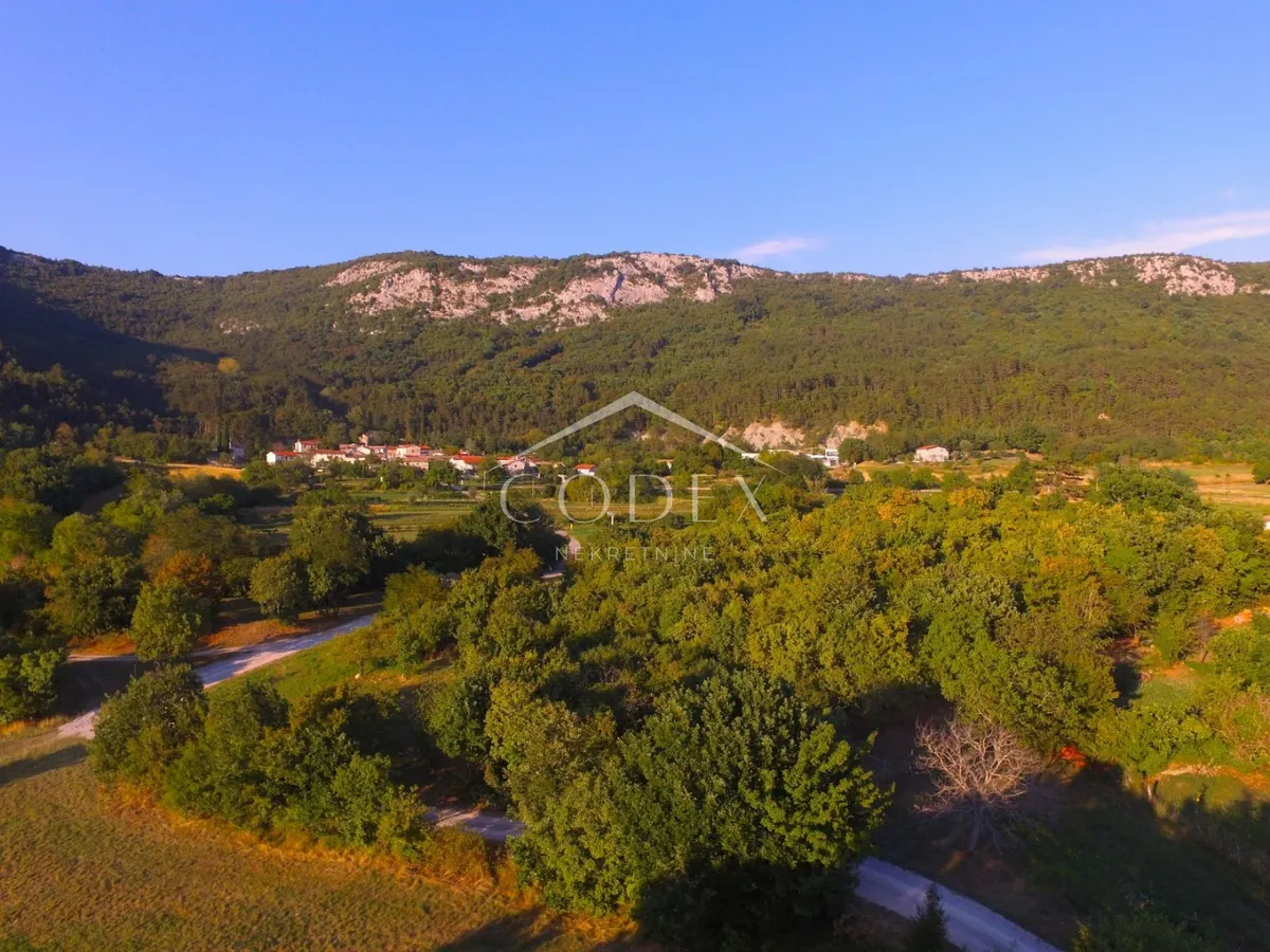 Zemljište - Buzet, 569m2