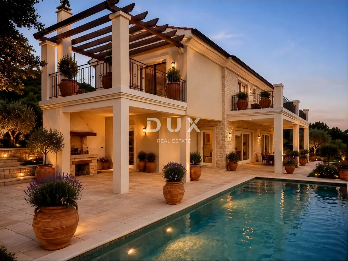 Kuća - Labin, 273.34m2