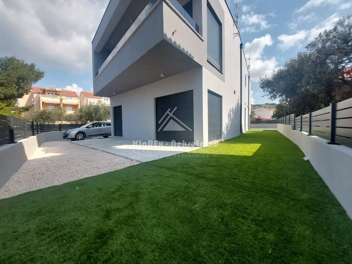 Kuća - Šibenik - Okolica, 111.4m2