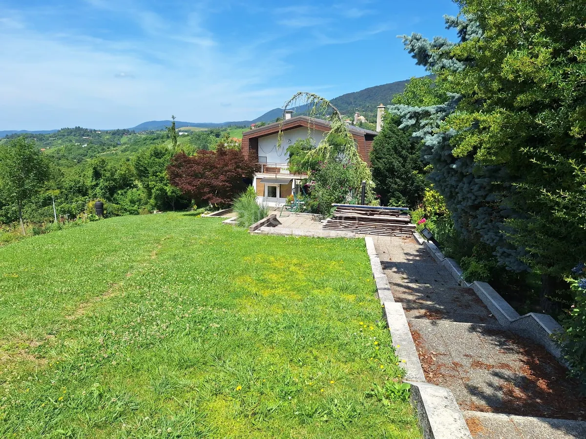 House - Jastrebarsko - Okolica, 600m2
