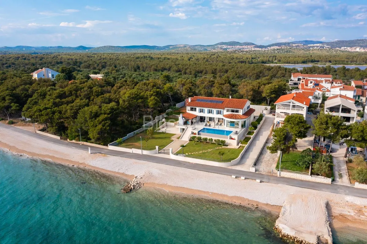 Kuća - Šibenik, 1000m2