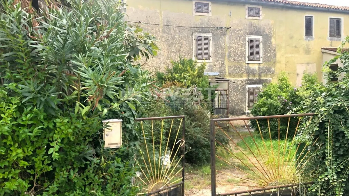 Kuća - Novigrad, 260m2