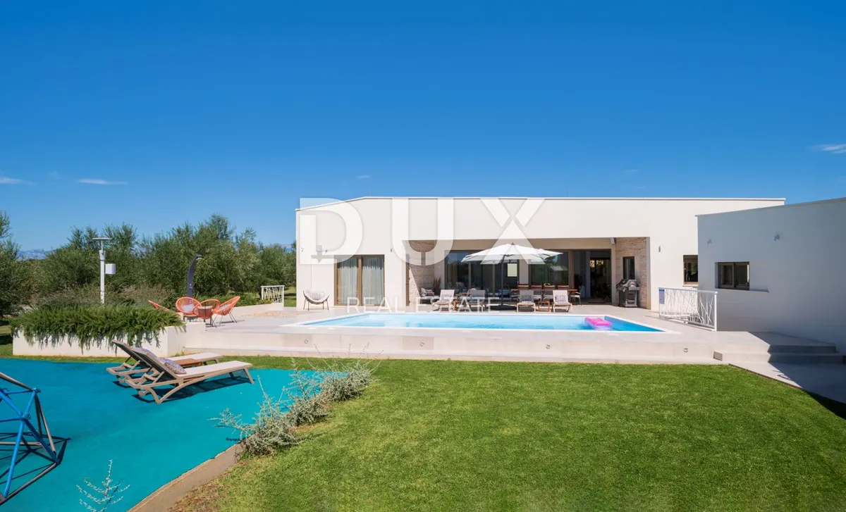 Kuća - Zemunik Donji, 350m2