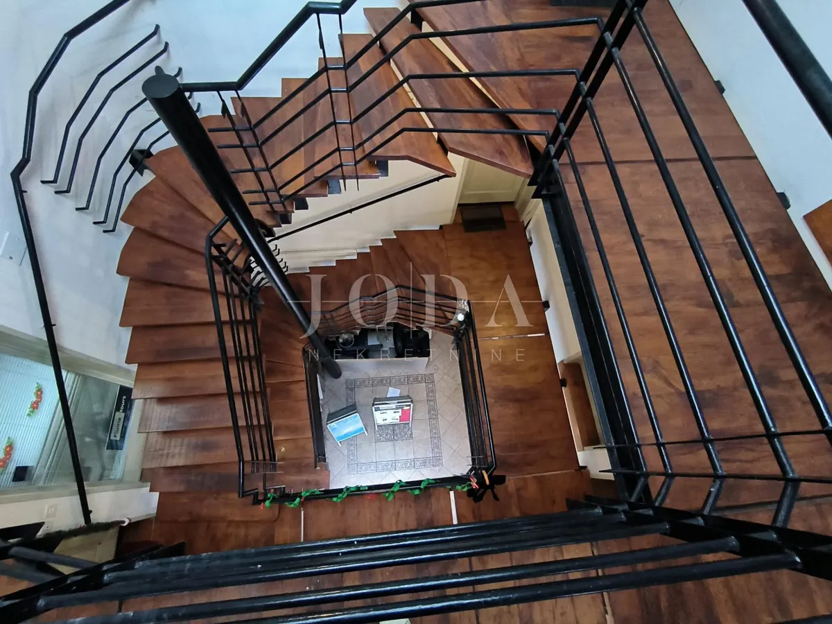Poslovni Prostor - Rijeka, 176m2