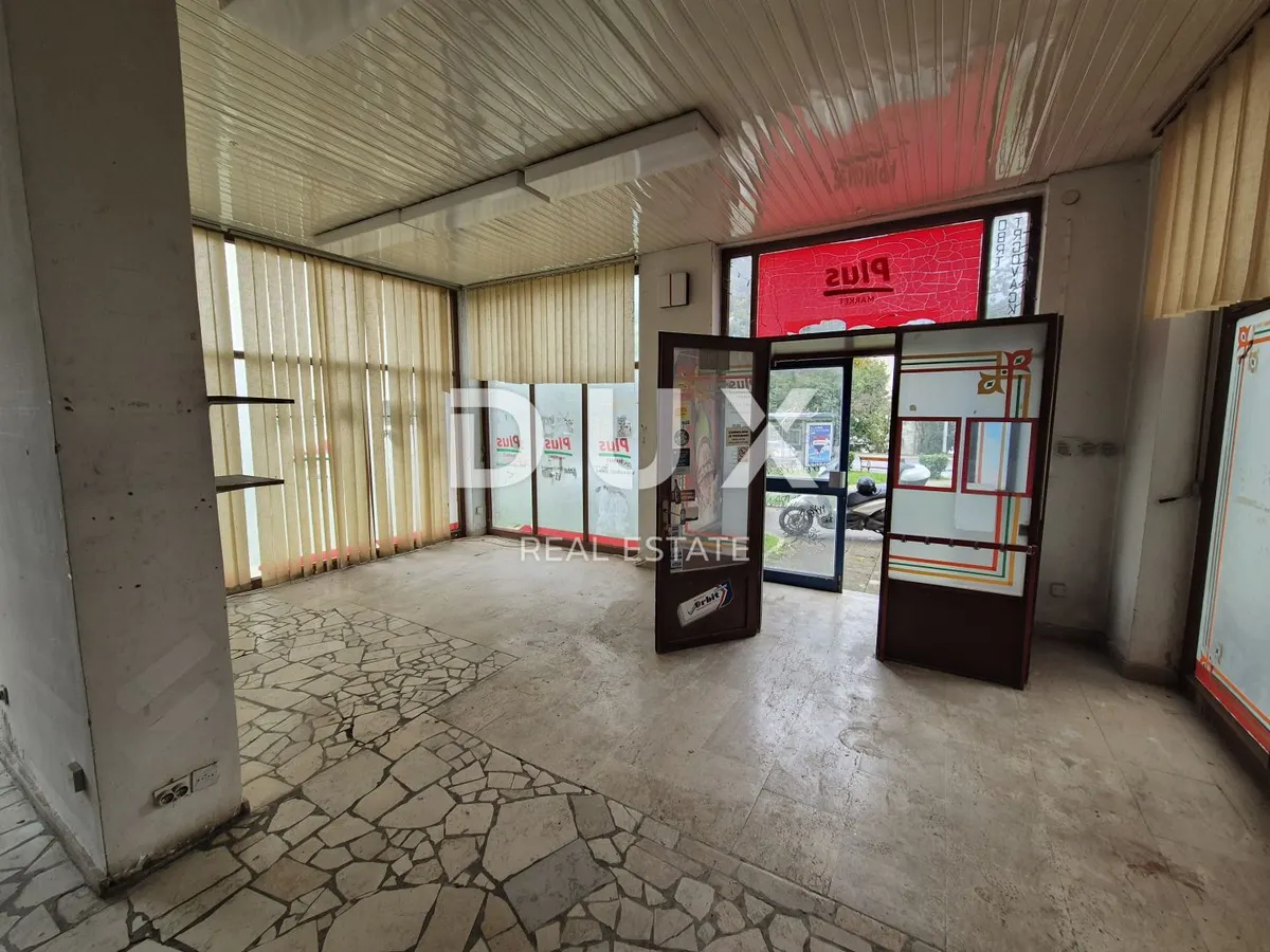 Poslovni Prostor - Pula, 87.35m2