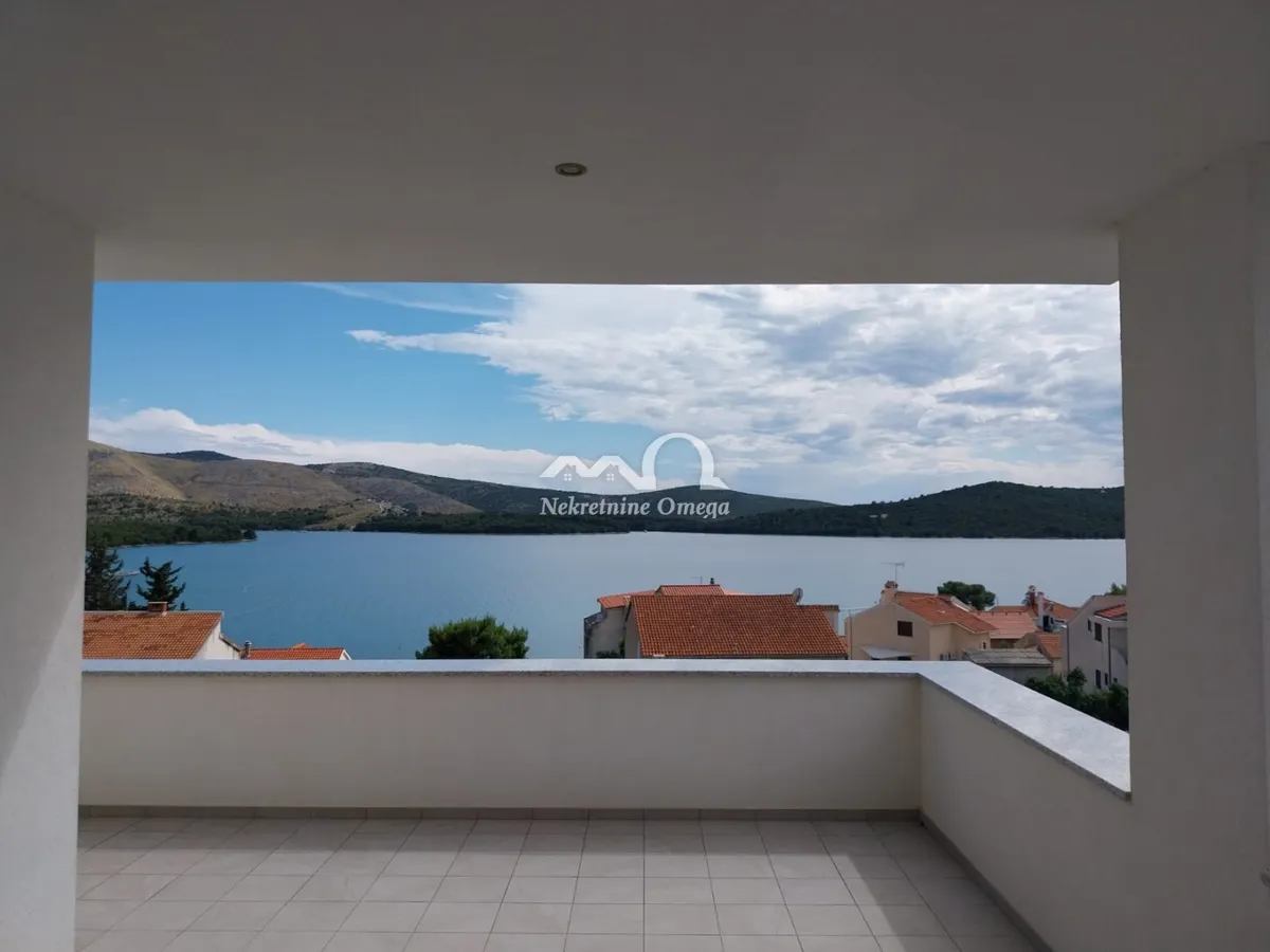 Kuća - Šibenik - Okolica, 302m2