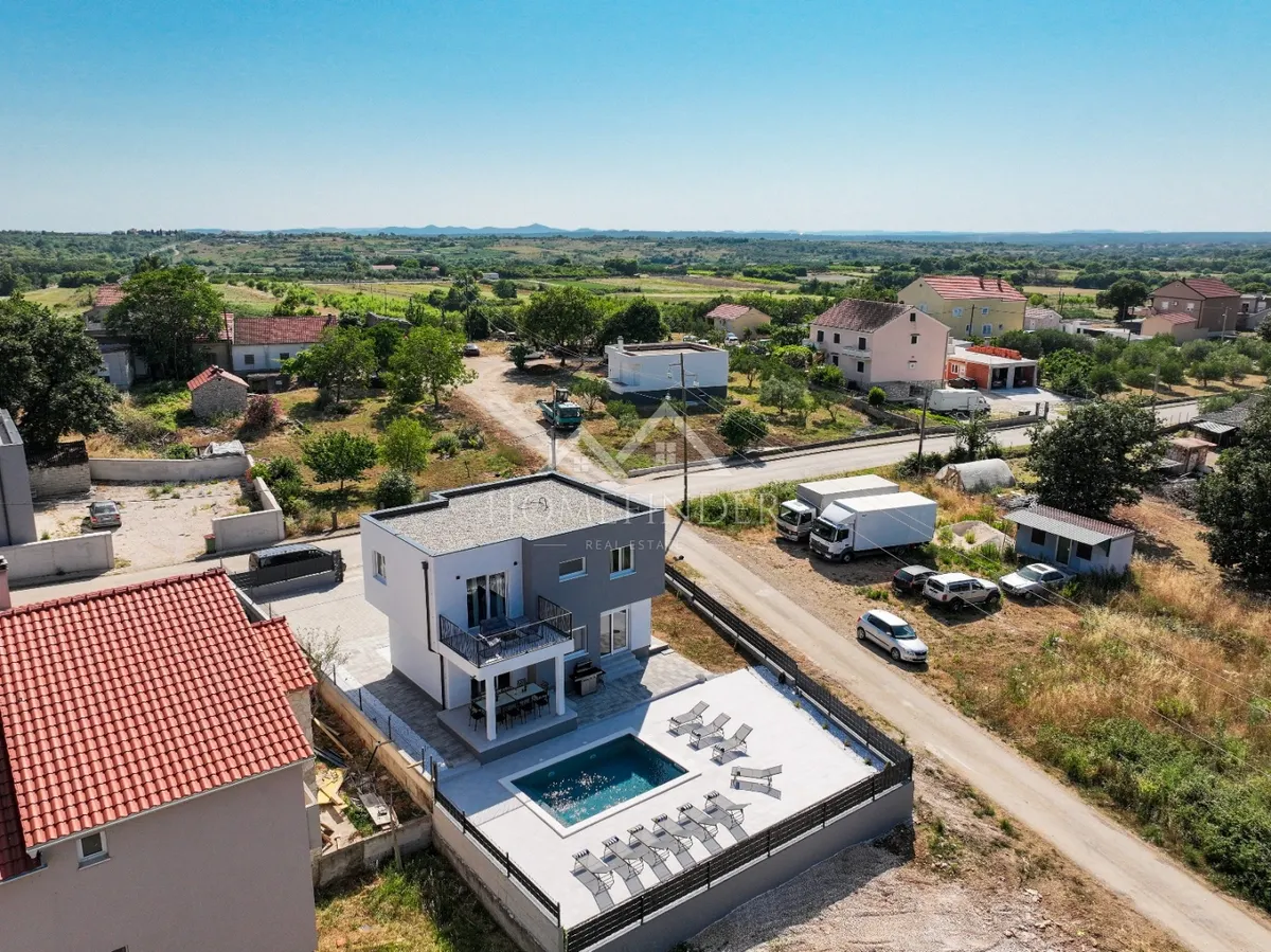 Kuća - Poličnik, 170m2