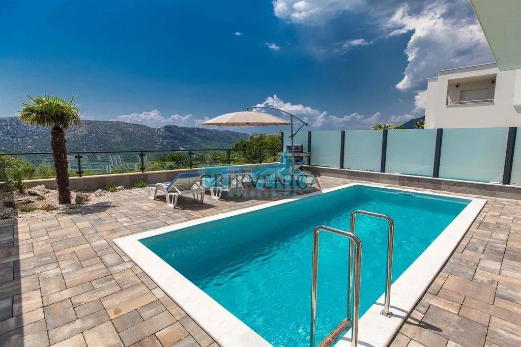 Kuća - Vinodolska Općina, 214m2