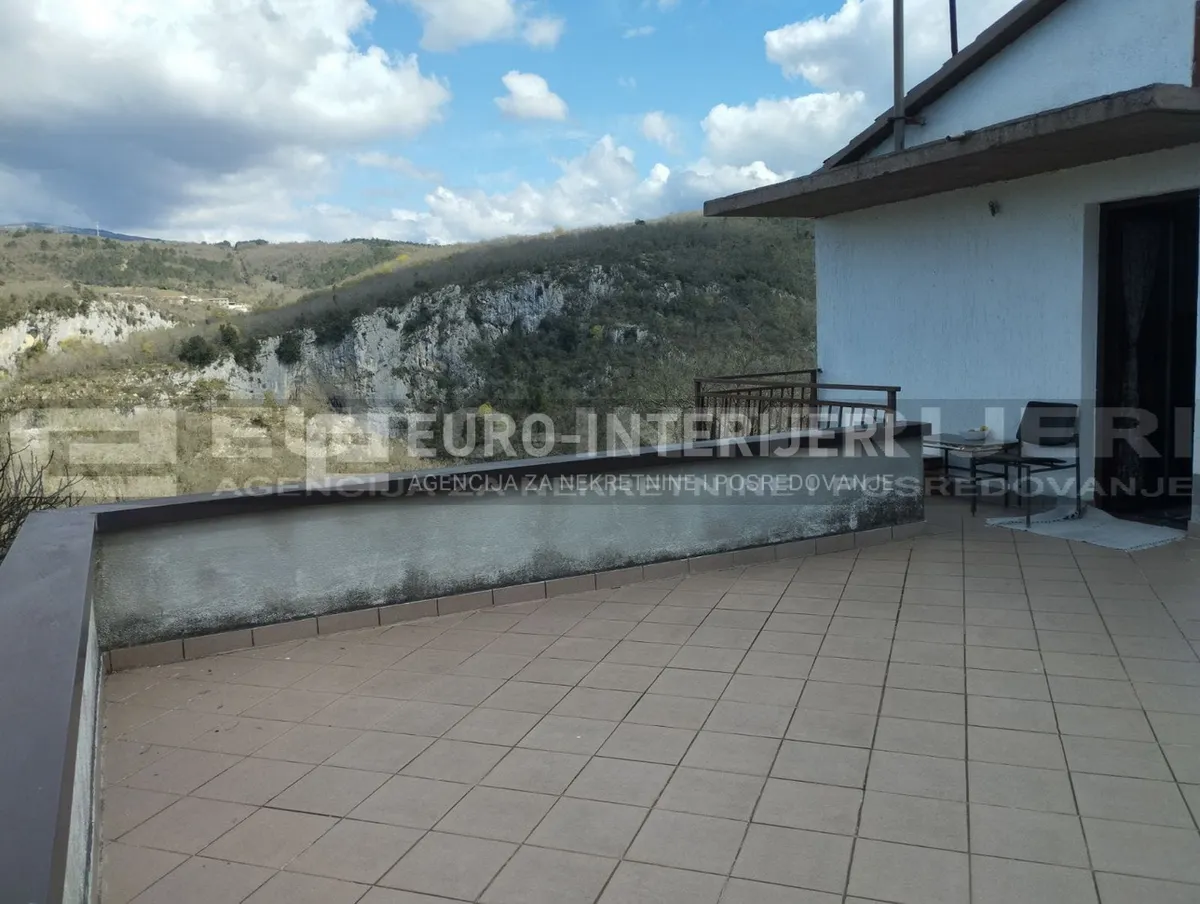 Kuća - Marinci, 177m2