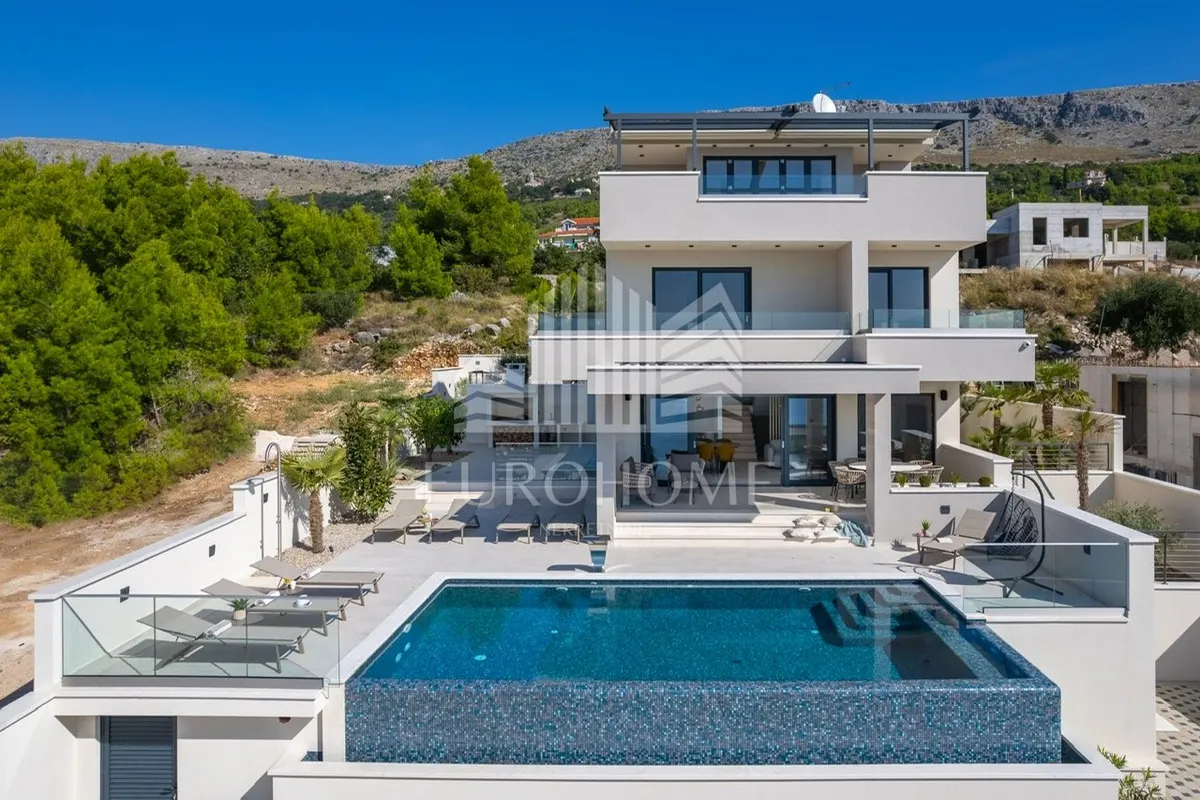 Kuća - Podstrana, 360m2