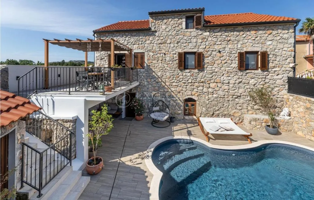 House - Vrbnik, 257m2