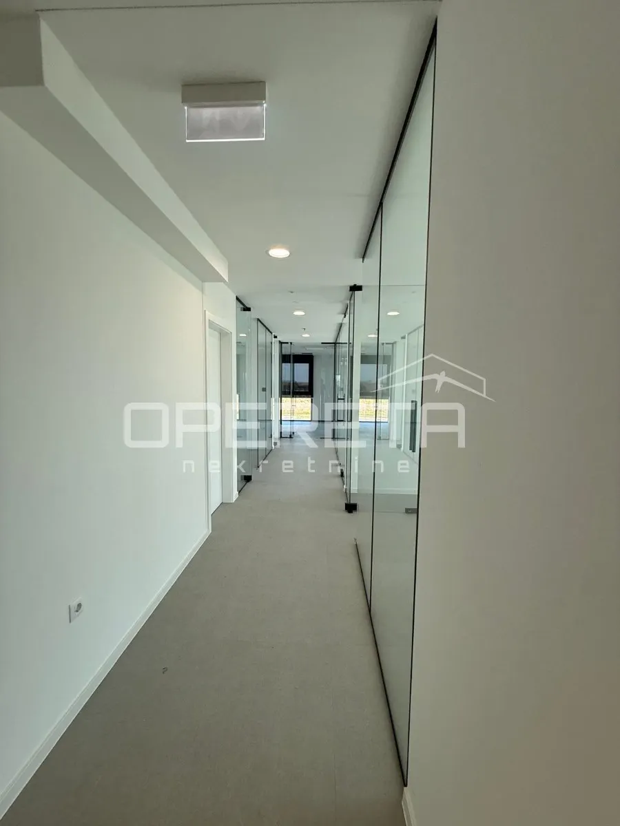 Ured - Kralja Andrije II 21, Gornji Kneginec, Gornji Kneginec, 327m2