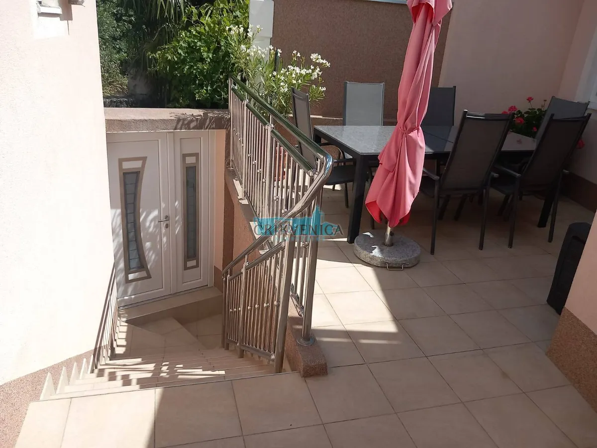 Kuća - Vinodolska Općina, 176m2