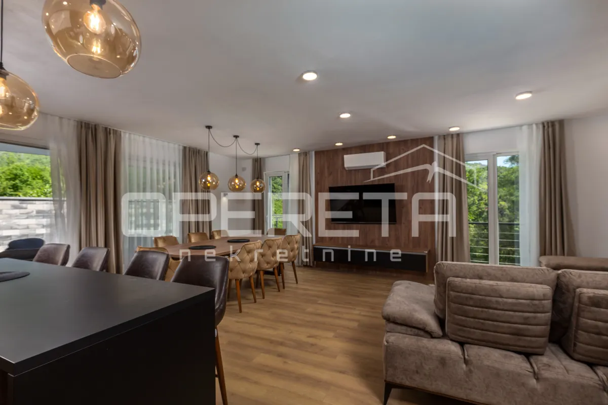 Kuća - Moščenićka Draga, Mošćenička Draga, Mošćenička Draga, 250m2