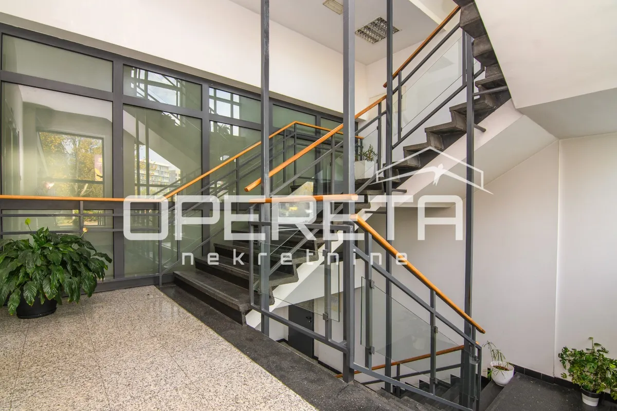Ured - Ulica grada Vukovara, Trnje, Zagreb, 760m2