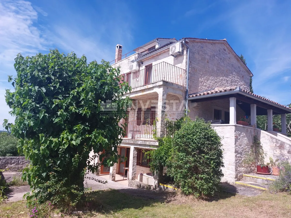 Kuća - Višnjan, 460m2