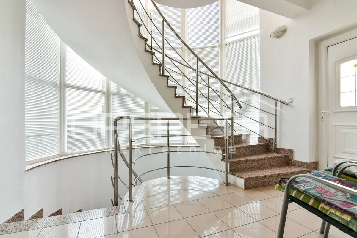 Kuća - Zelena magistrala, Vrapče-Podsused, Zagreb, 340m2