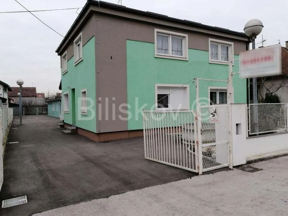 Kuća - Ivanić-grad, 260m2