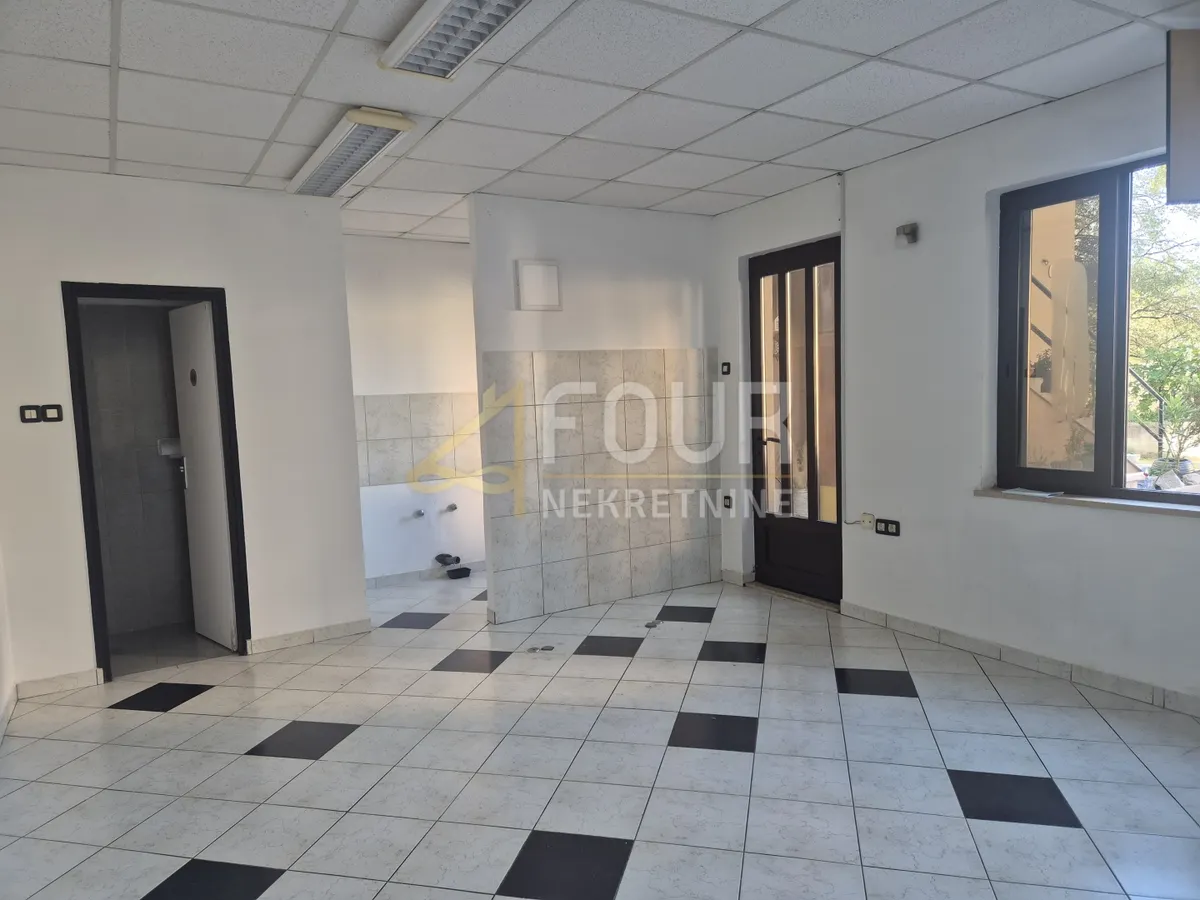 Poslovni Prostor - Rijeka, 30m2
