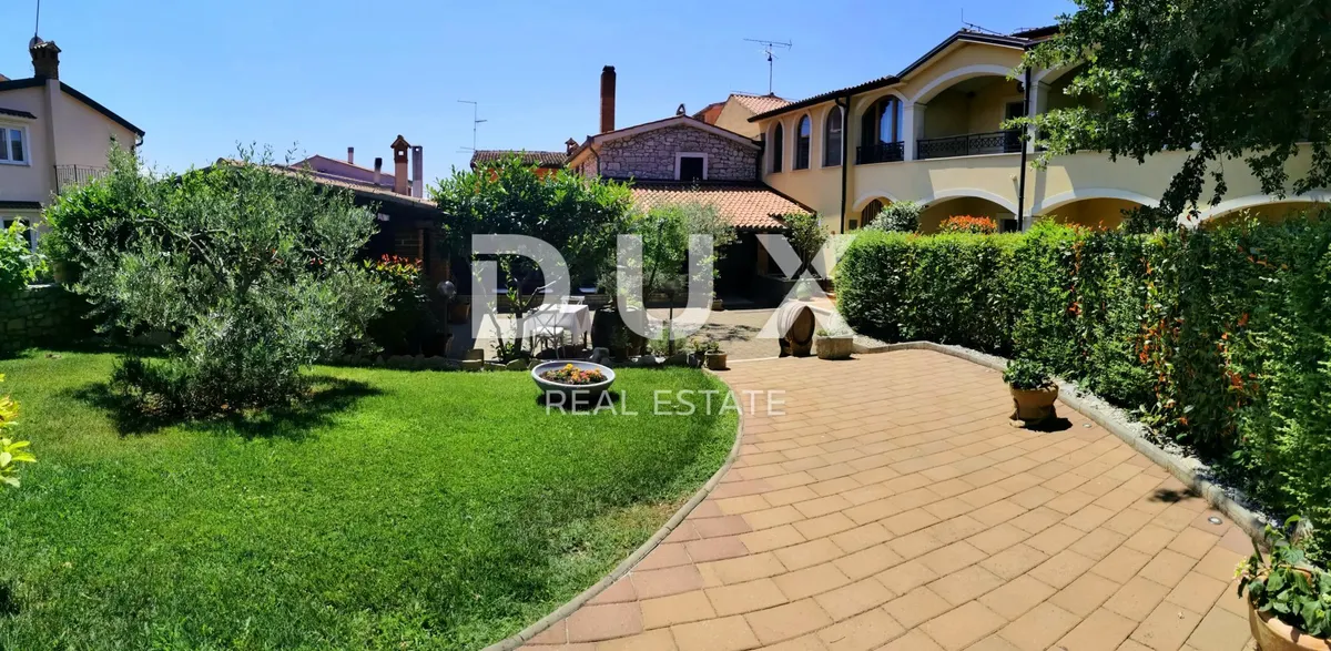 House - Novigrad, 900m2