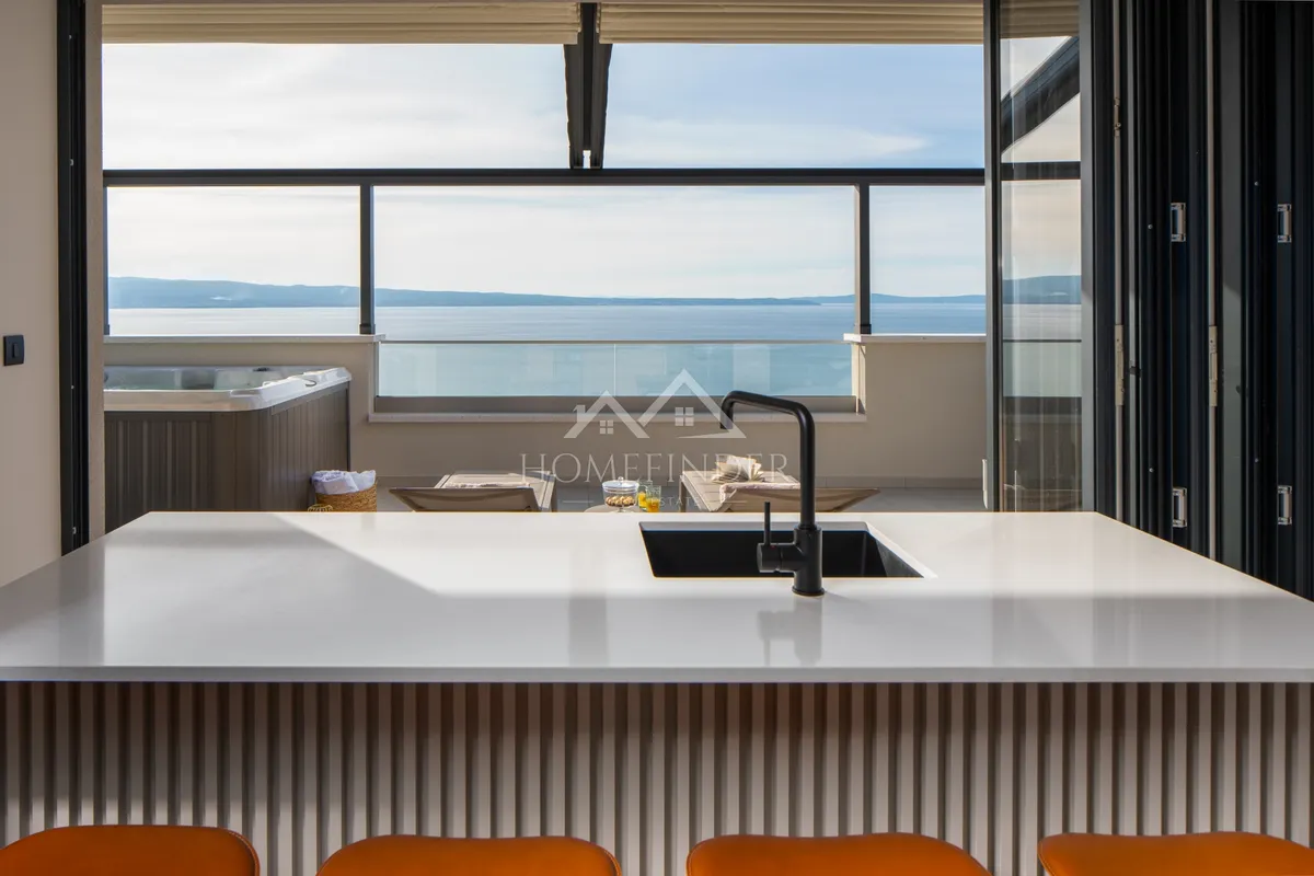 House - Podstrana, 370m2