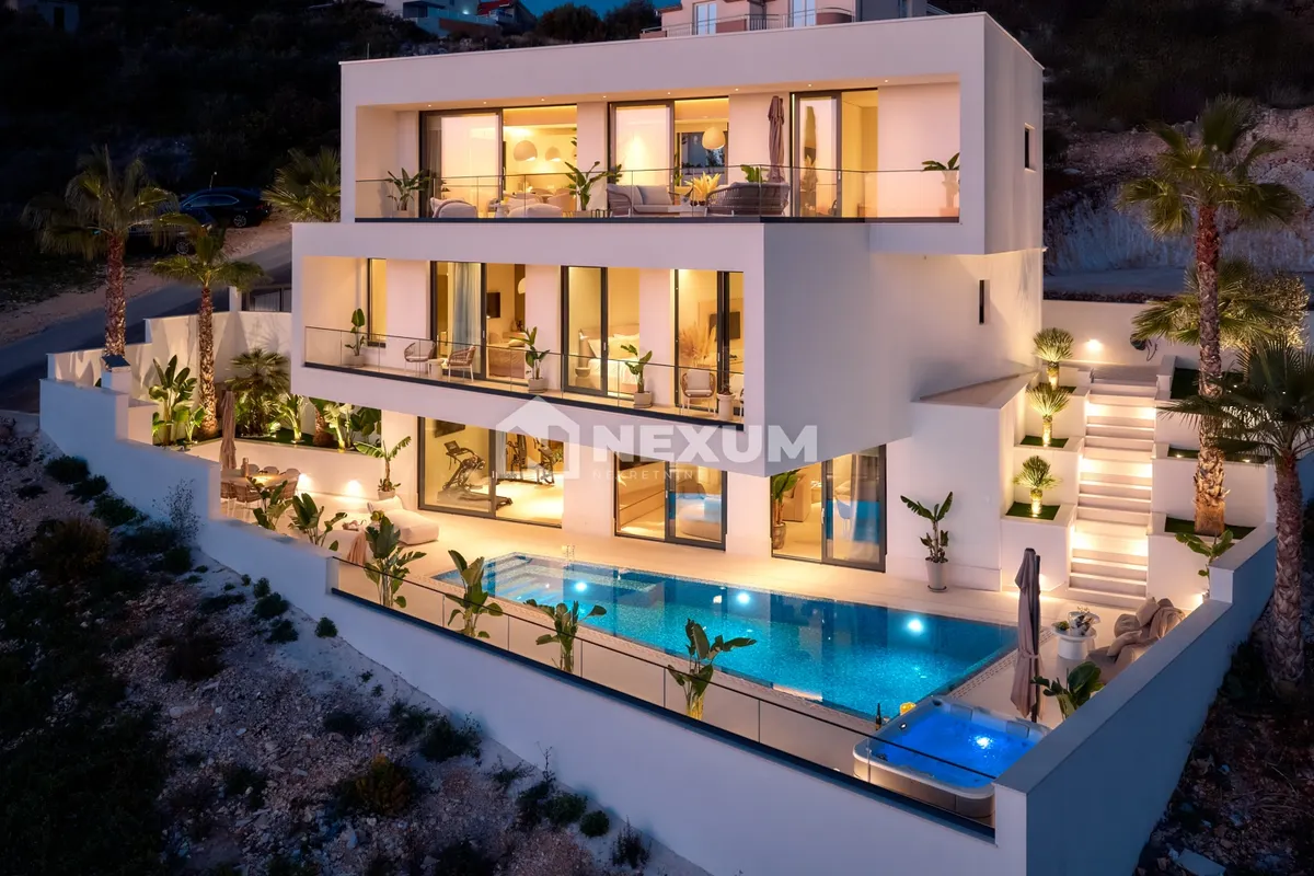 Kuća - Trogir, 351m2