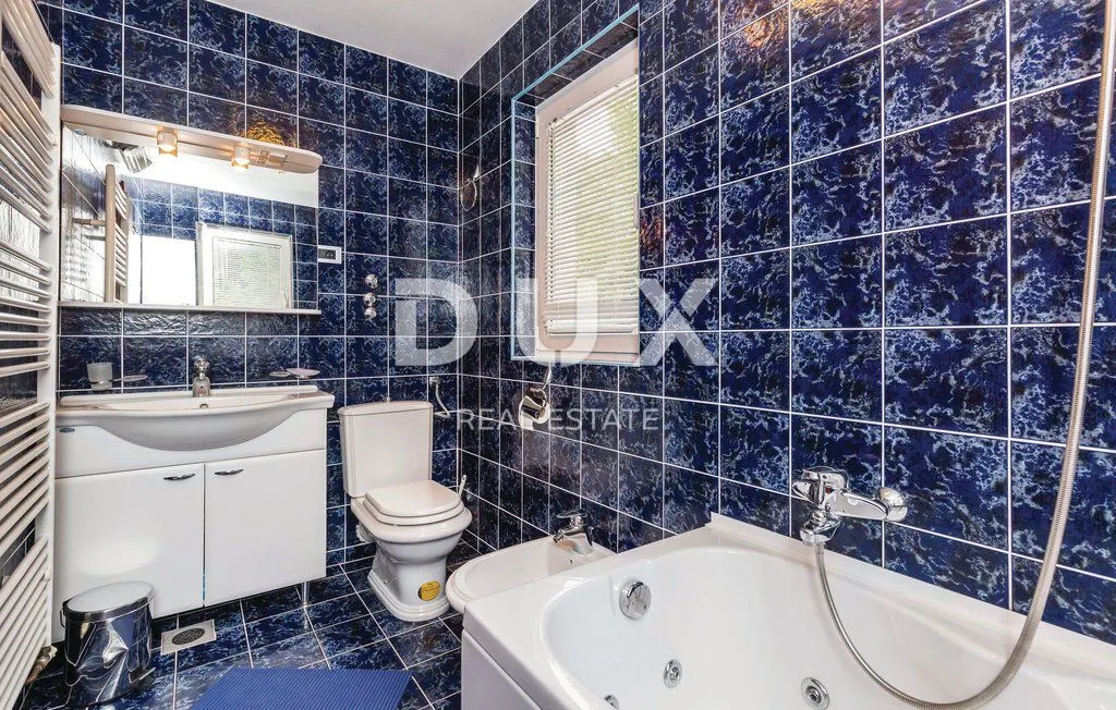 House - Opatija, 489m2