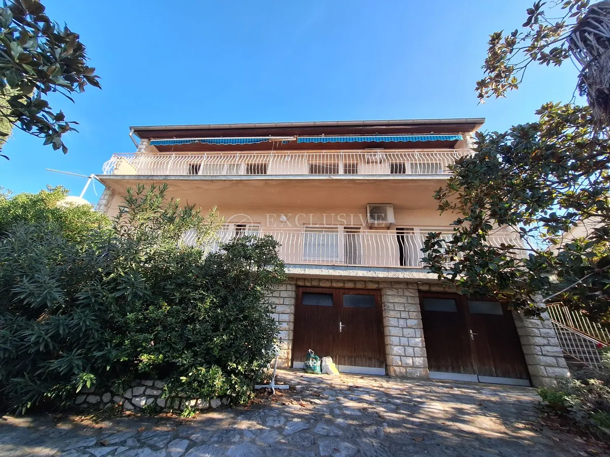 House - Crikvenica, 300m2
