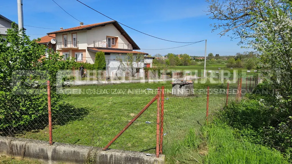 Kuća - Jakovlje, 265m2