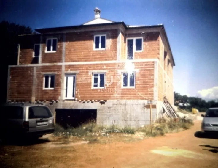 Poslovni Prostor - Umag, 547m2