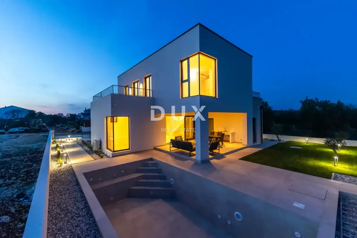 Kuća - Sukošan, 237.51m2