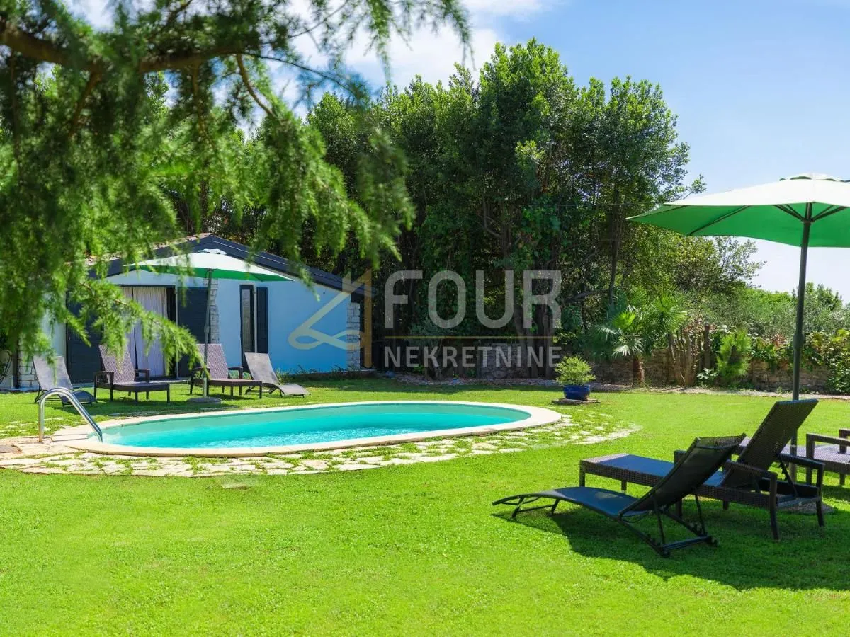 Kuća - Umag, 360m2