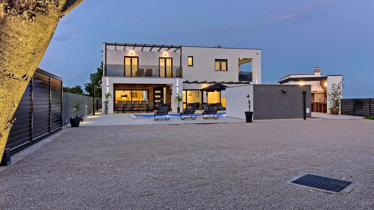 Kuća - Marčana, 280m2