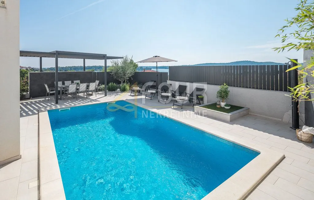 Kuća - Medulin, 250m2