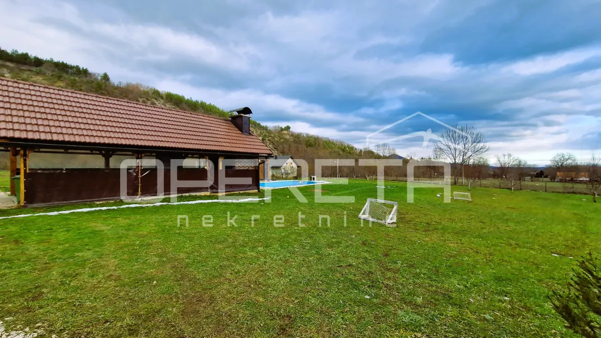 Kuća - Pazariška ulica, Gospić, Gospić, 290m2