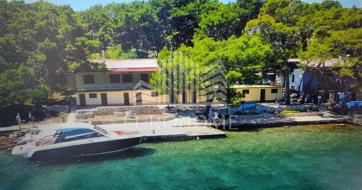 Poslovni Prostor - Sali, 472m2