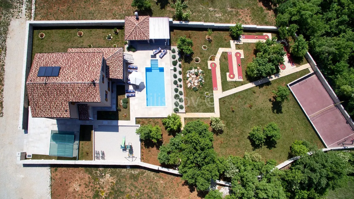 Kuća - Pula, 294m2