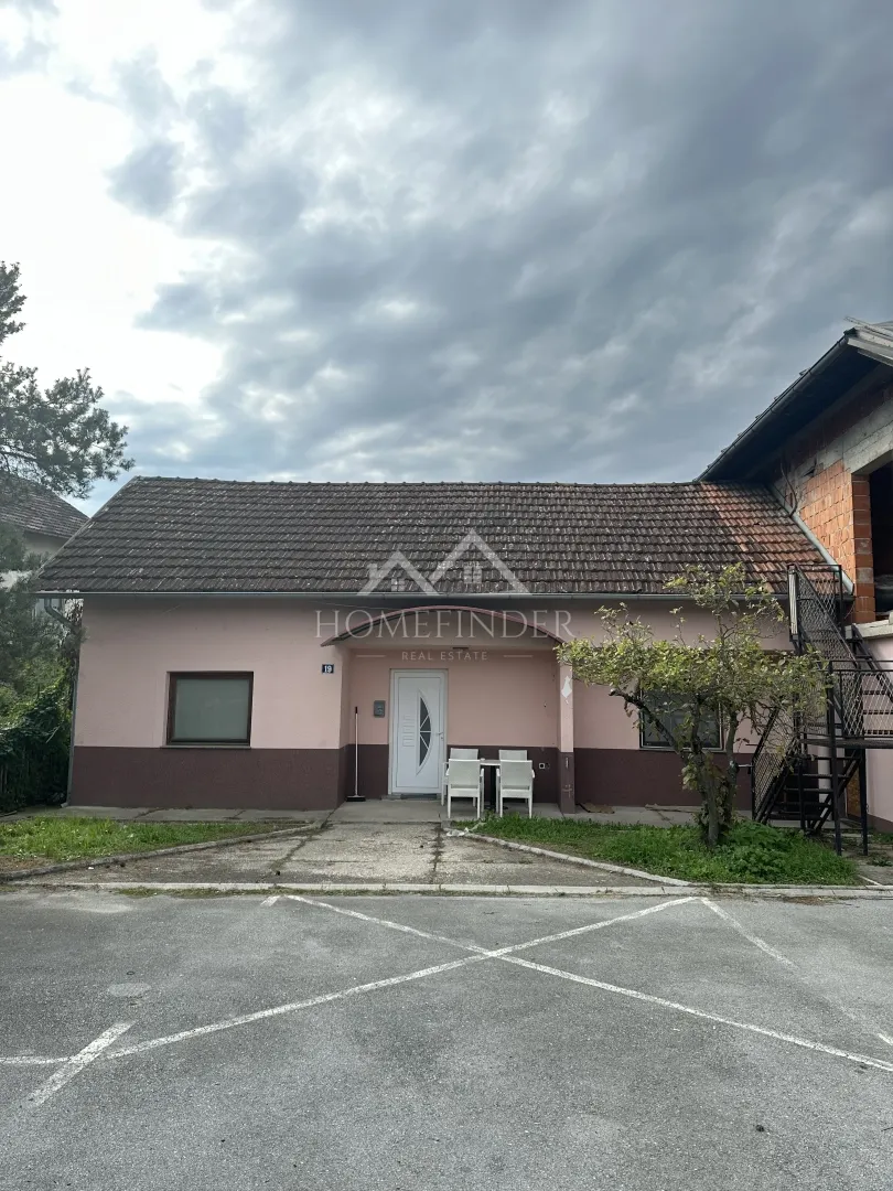 Kuća - Petrinja, 300m2