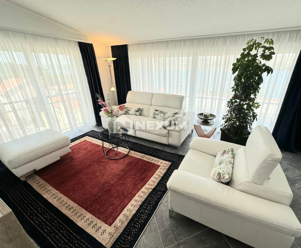 Kuća - Okrug, 690m2
