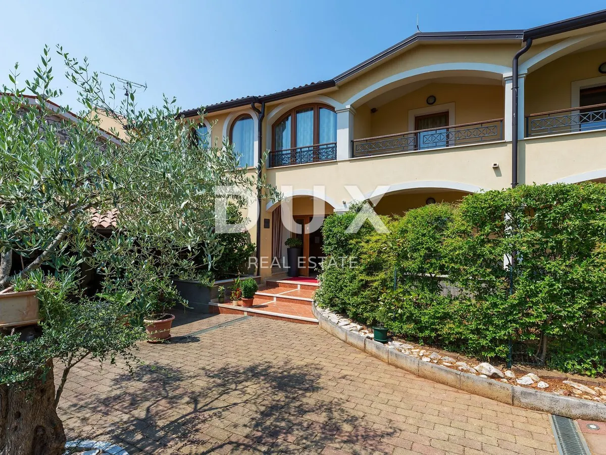 House - Novigrad, 900m2