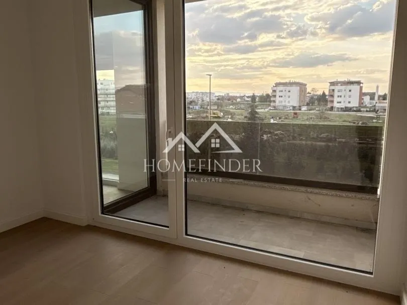 Apartment - Velika Gorica, 195m2